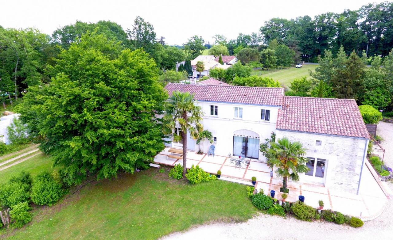 Le Logis De La Brumanderie - Saintes Fontcouverte  外观 照片
