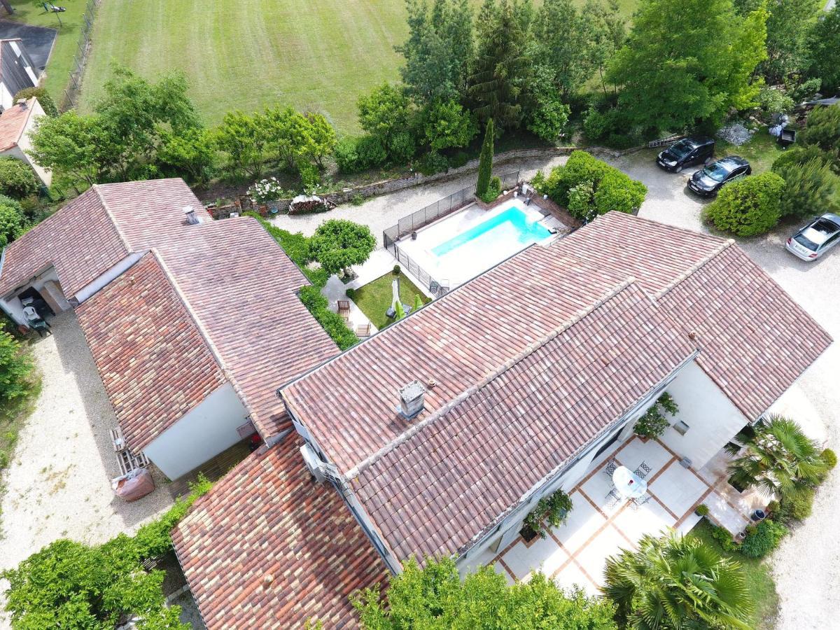 Le Logis De La Brumanderie - Saintes Fontcouverte  外观 照片