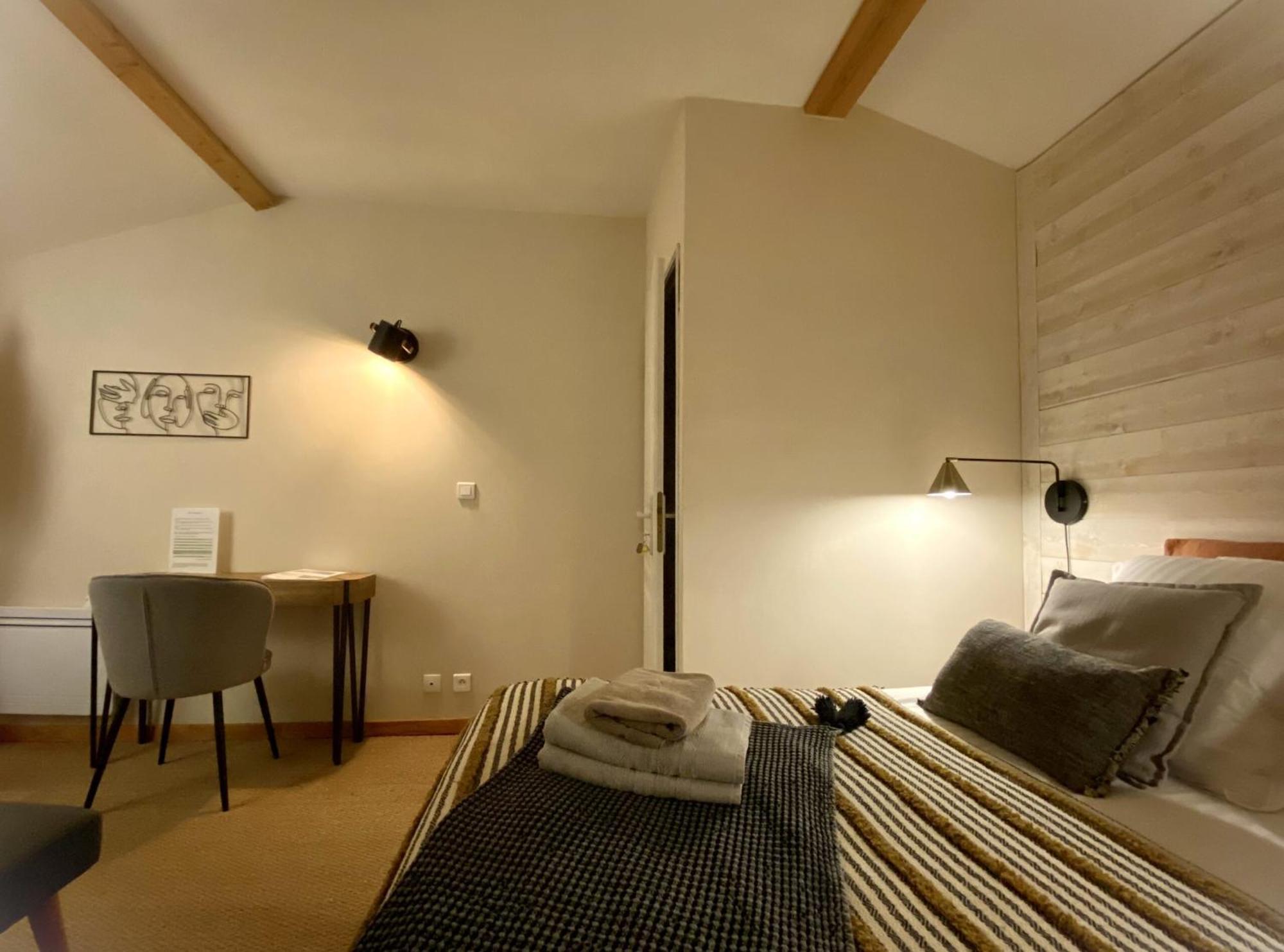 Le Logis De La Brumanderie - Saintes Fontcouverte  客房 照片